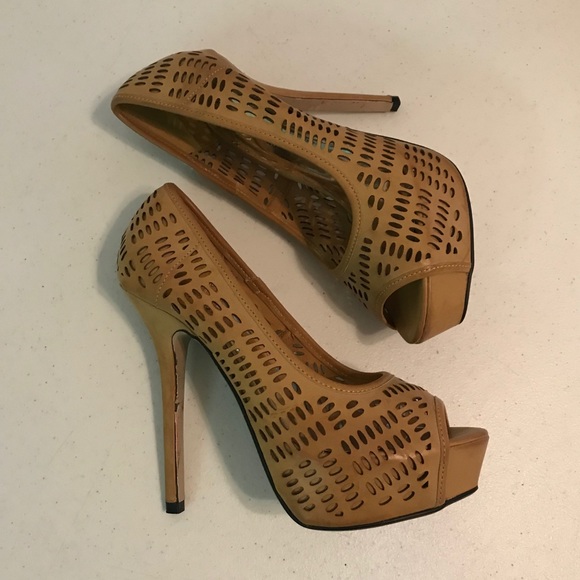 ✨ pretty tan leather stiletto heels - Picture 1 of 6